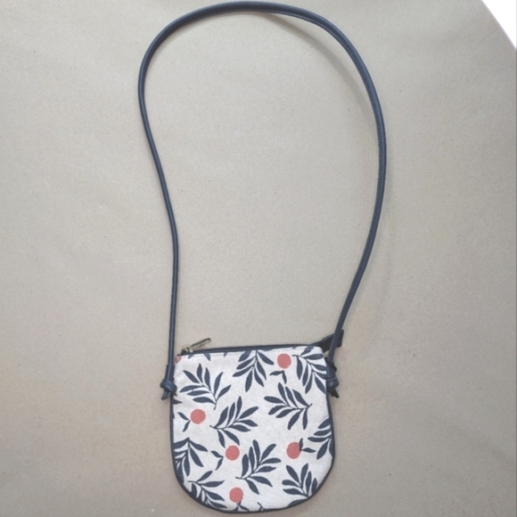 JOYN Crossbody Bag Handmade Abstract Leaf Print - Picture 2 of 9
